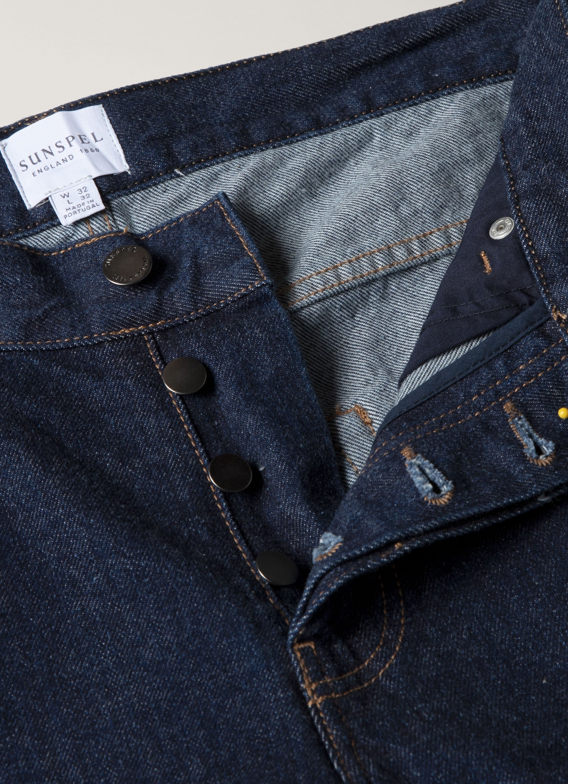 Men's Regular Fit Jeans in Rinse Wash Denim