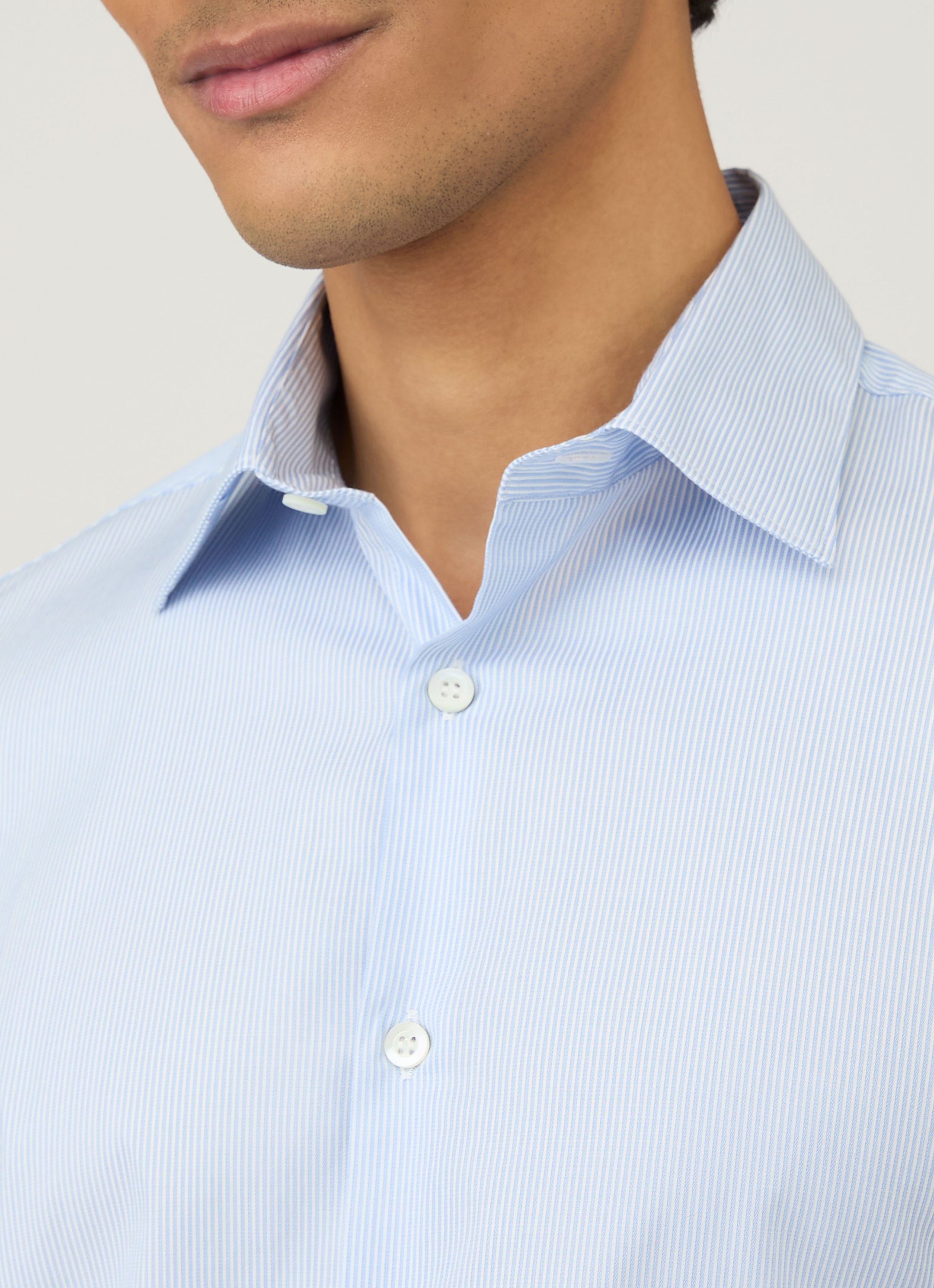 Men's Cotton Stretch Shirt in Light Blue/White