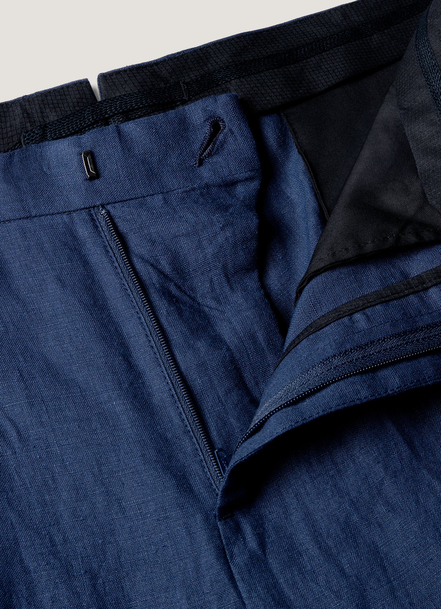 Men's Pleated Linen Trouser in Light Navy