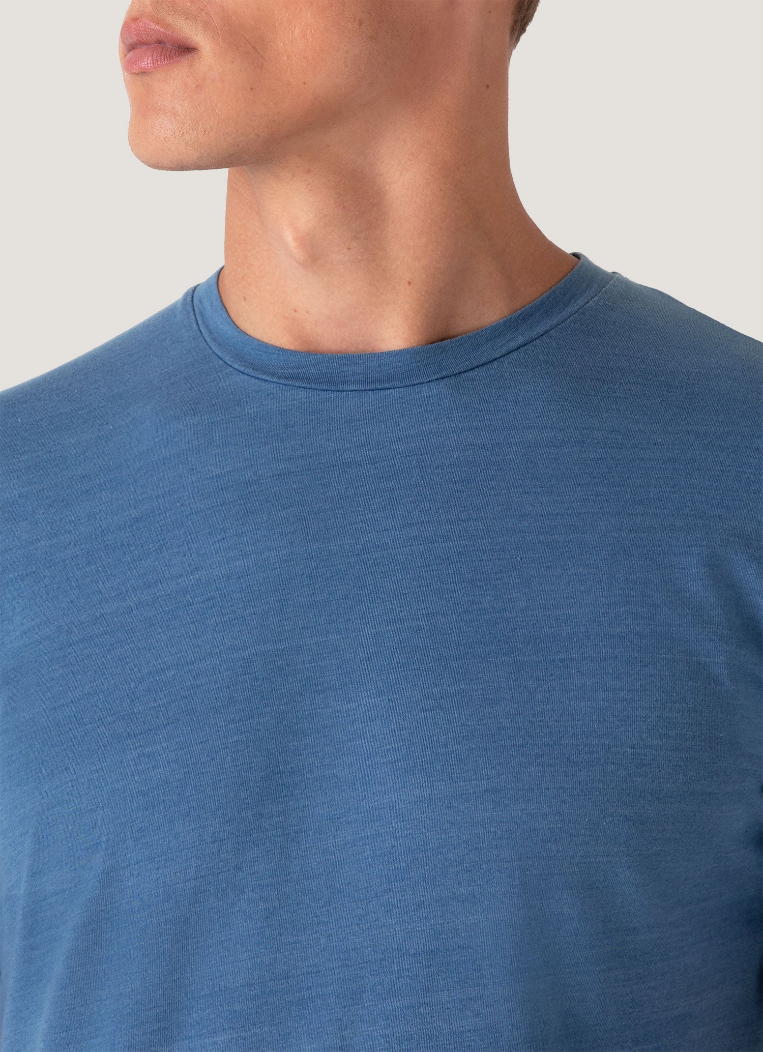 Men's Riviera Midweight T-shirt in Mid Indigo Wash