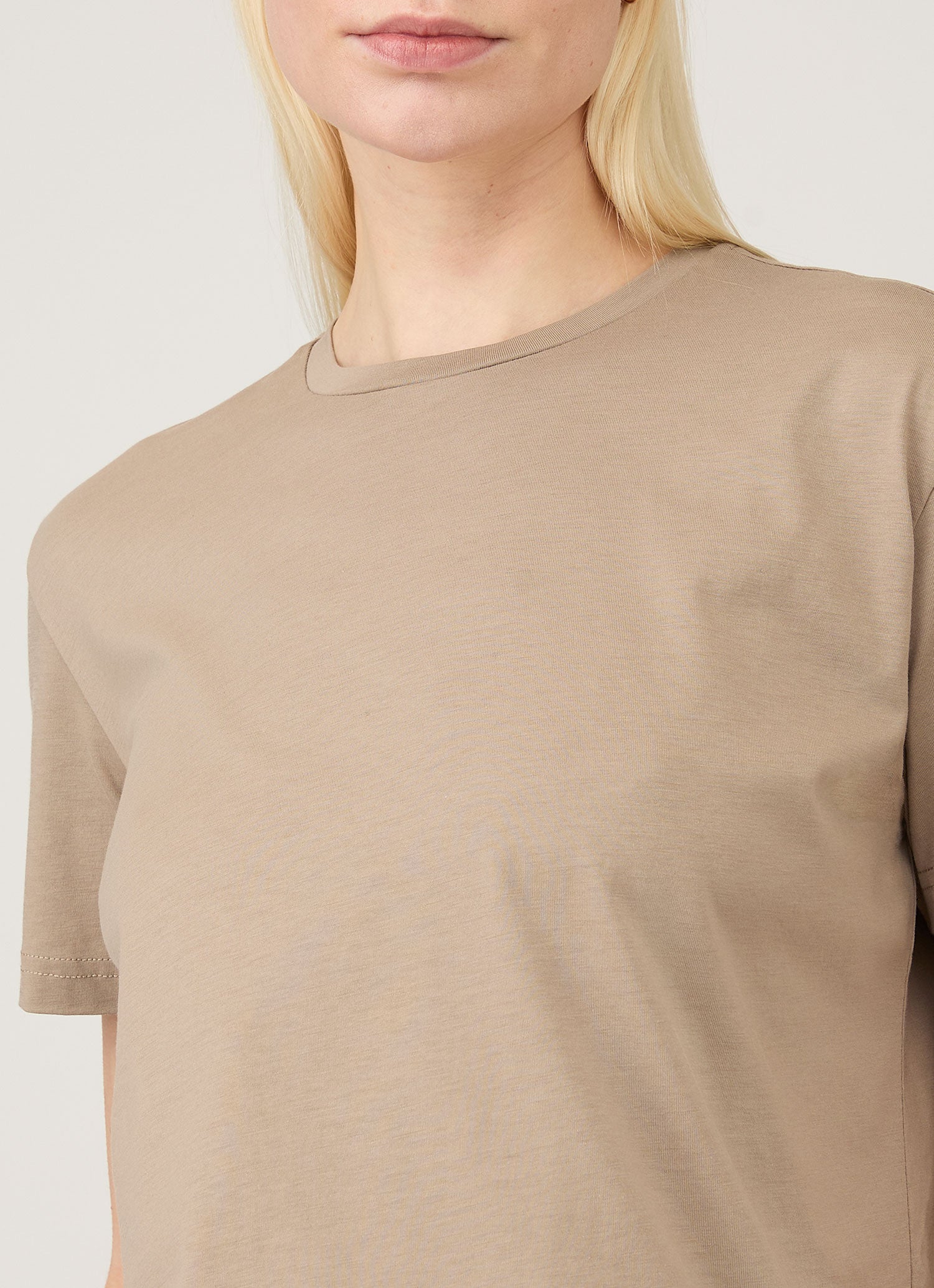 Women's Boy Fit T-shirt in Sandstone