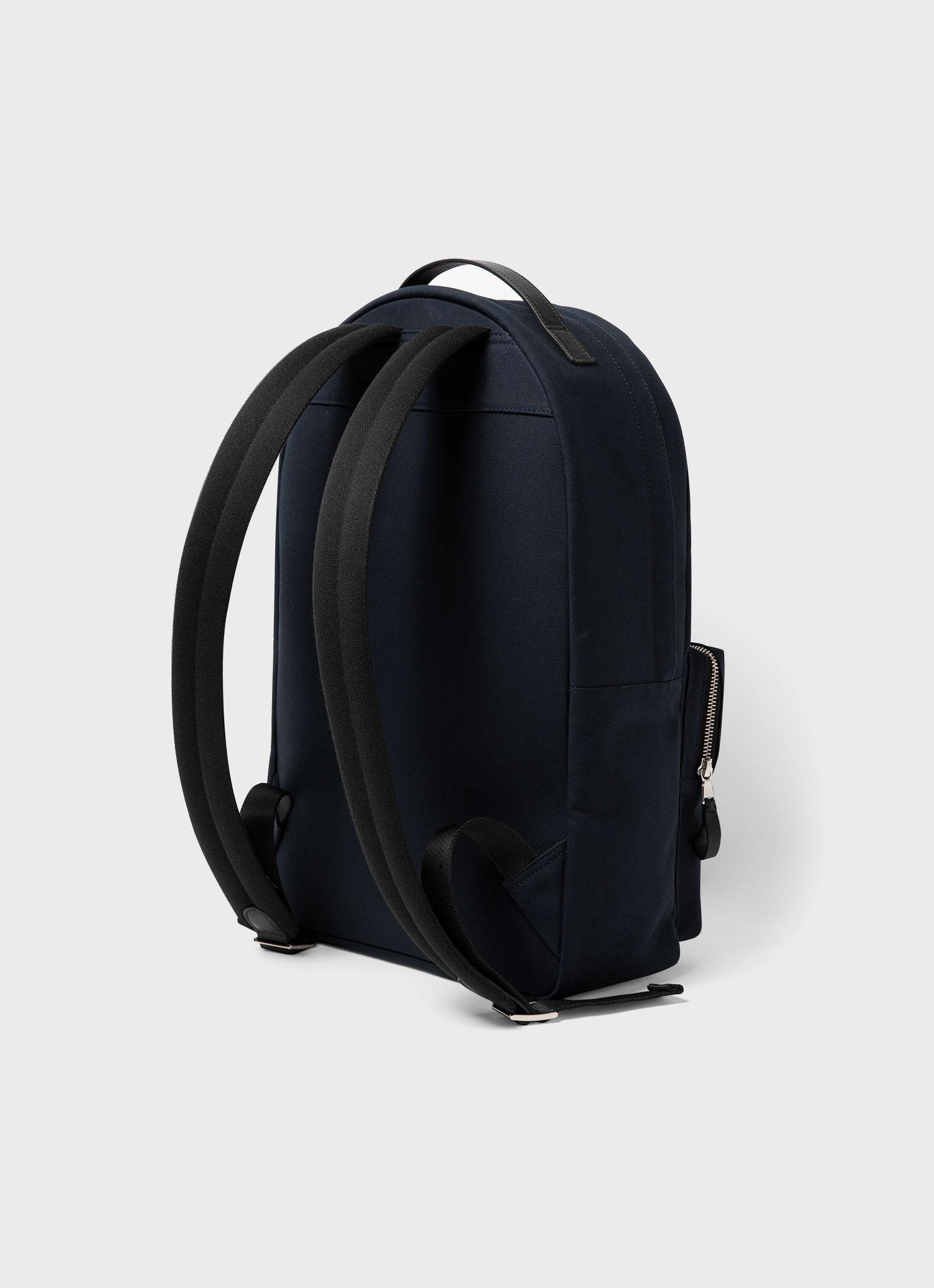 Backpack in Navy - Navy