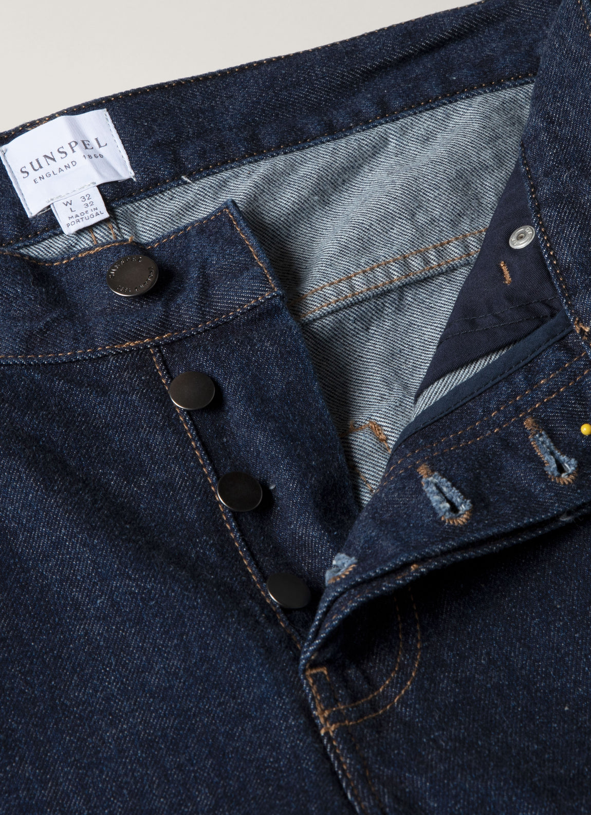 Men's Regular Fit Jeans in Rinse Wash Denim