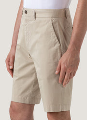 Men's Stretch Cotton Twill Chino Shorts in Light Stone