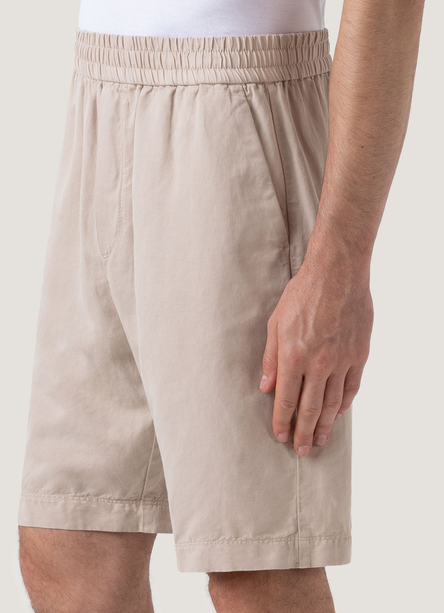 Men's Cotton Linen Drawstring Shorts in Light Sand