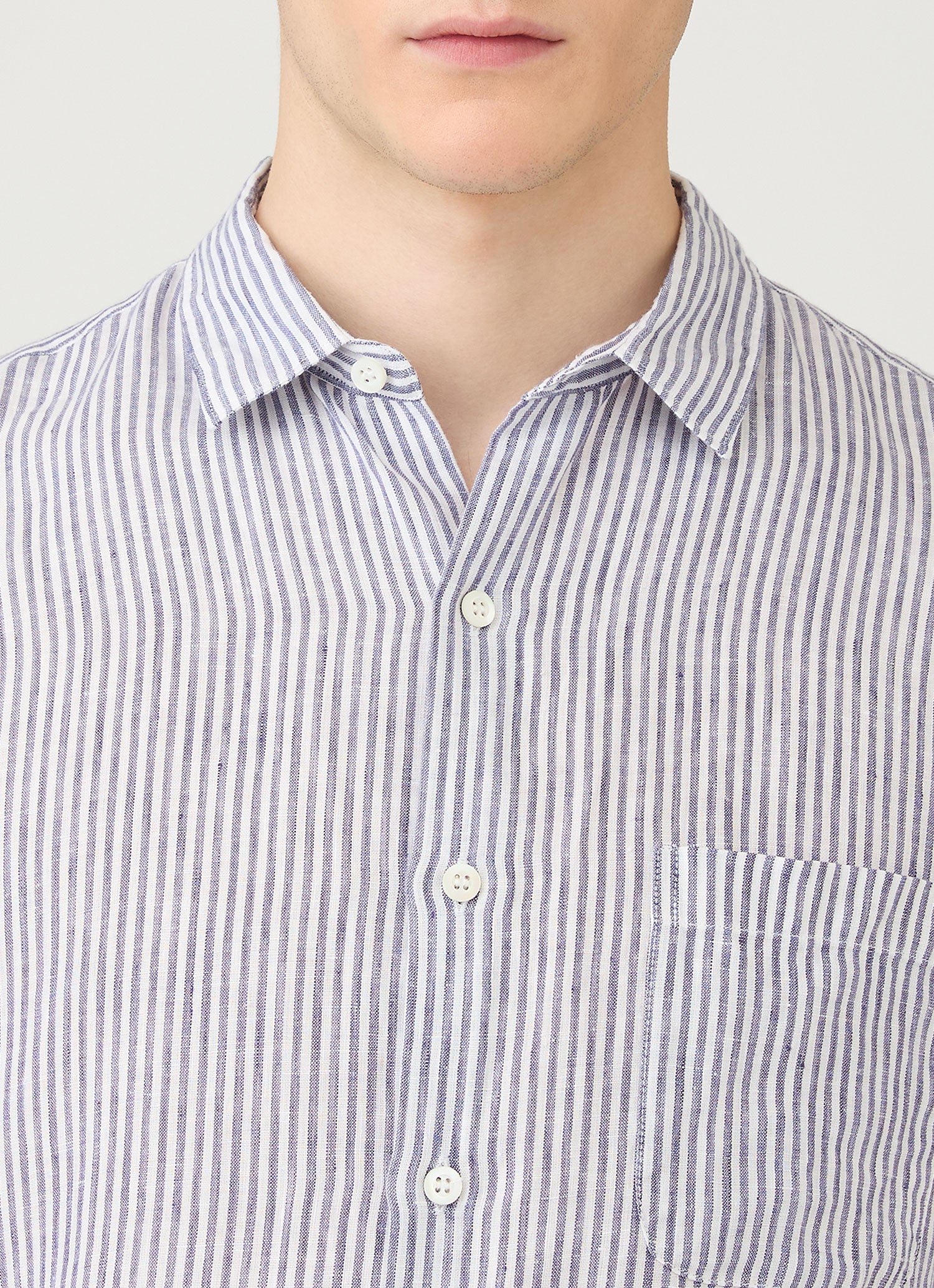 Men's Short Sleeve Linen Shirt in Navy/White