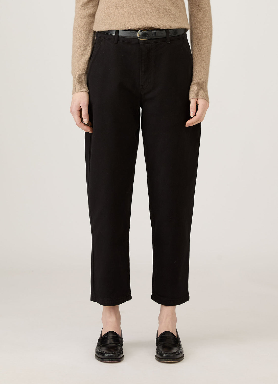 Women's Cotton Tapered Trouser in Black